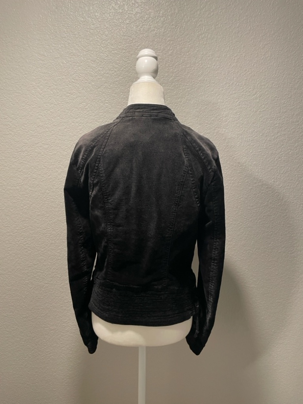 Free People Women's Black Lace-Up Sleeve Jacket - Classic Zip Front - Picture 6 of 10
